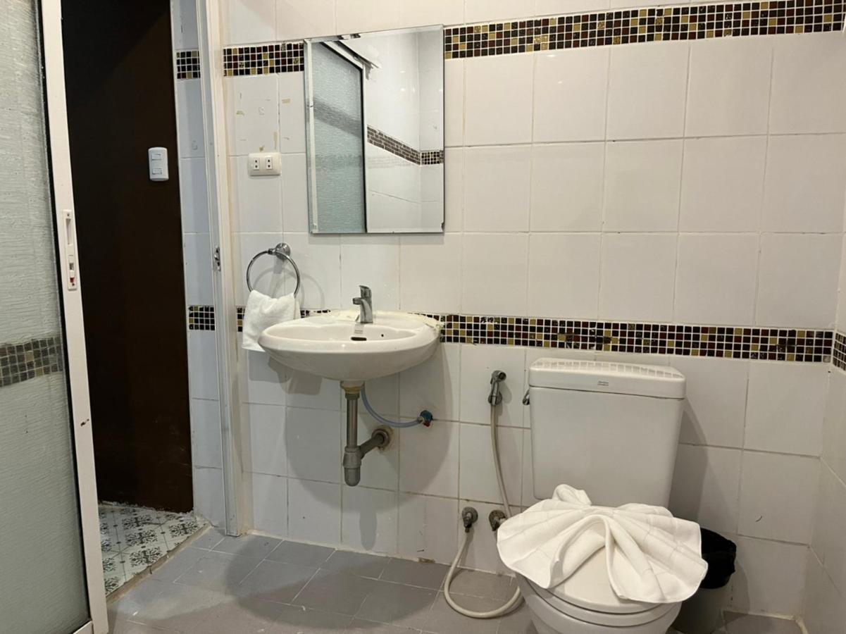 Cozy Rooms Asoke Bangkok Eksteriør bilde